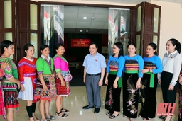 Phó Bí thư Thường trực Tỉnh ủy, Trưởng đoàn ĐBQH tỉnh Thanh Hóa Lại Thế Nguyên tiếp xúc cử tri huyện Mường Lát