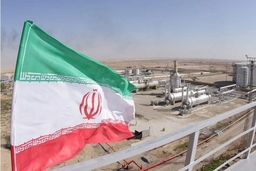 Iran chính thức vận hành nhà máy lọc dầu đầu tiên ở nước ngoài