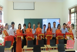 Trao tặng “Lớp học thông minh Lenovo” cho trường THPT Ba Đình