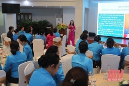 Hội LHPN tỉnh Thanh Hóa chia sẻ kinh nghiệm với cán bộ Hội LHPN Lào