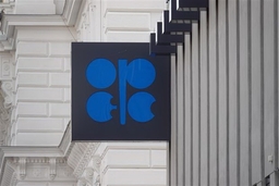 OPEC cân nhắc cắt giảm sản lượng, giá dầu châu Á tăng hơn 3%