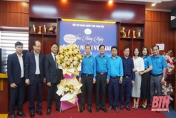 Liên đoàn Lao động tỉnh chúc mừng các doanh nghiệp nhân ngày Doanh nhân Việt Nam