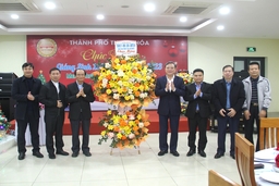 TP Thanh Hóa gặp mặt các chức sắc công giáo nhân dịp Giáng sinh