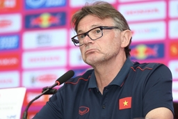 Lý do HLV Troussier không cho truyền thông tác nghiệp buổi tập đầu tiên của đội tuyển Việt Nam; Messi và các đồng đội chia tay Champions League