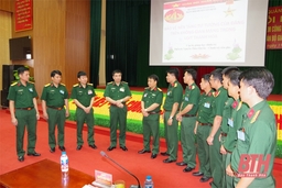 Đổi mới công tác giáo dục chính trị sát thực tiễn nhiệm vụ