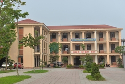 Trường THPT Lê Văn Hưu tổ chức kỷ niệm 60 năm ngày thành lập đảm bảo trang trọng, ý nghĩa, tiết kiệm 