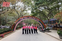 Rộn ràng mùa du lịch biển