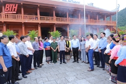 Bí thư Tỉnh ủy Đỗ Trọng Hưng thăm và làm việc tại huyện Như Xuân