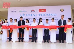 Khai trương Không gian giáo dục số “Smart Edu Hub” tại Trường Đại học Hồng Đức