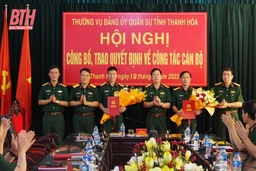 Trao quyết định bổ nhiệm Phó Chỉ huy trưởng Bộ CHQS tỉnh Thanh Hóa