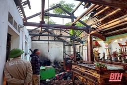 Hà Trung: Một nhà dân bị cháy chưa rõ nguyên nhân