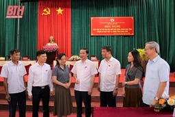 Chủ tịch UBND tỉnh Đỗ Minh Tuấn và các đại biểu HĐND tỉnh tiếp xúc cử tri thị xã Nghi Sơn