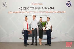 Vân Anh Limousine đầu tư 40 xe ô tô điện VF e34 phục vụ trung chuyển khách tại khu vực Hà Nội và Thanh Hóa