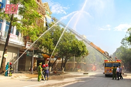 Diễn tập phương án chữa cháy và cứu nạn, cứu hộ tại Khu dân cư đường Lê Hữu Lập
