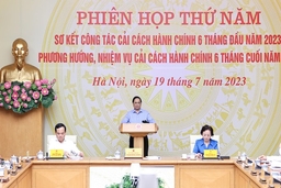 Thủ tướng: Tránh phiền hà, sách nhiễu, chống tham nhũng, tiêu cực trong giải quyết công việc cho người dân, doanh nghiệp