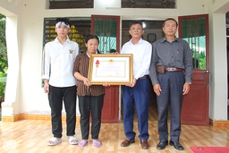 Truy tặng Huân chương Dũng cảm cho anh Phạm Ngọc Anh