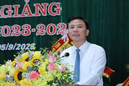 Tiếp tục khắc phục khó khăn, khai thác mọi nguồn lực, tạo ra sức mạnh tổng hợp, đáp ứng yêu cầu nâng cao chất lượng dạy và học