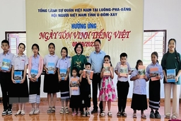 Cộng đồng người Việt ở Bắc Lào hưởng ứng Ngày Tôn vinh Tiếng Việt