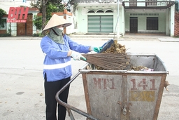 Công nhân quét rác thành đại biểu HĐND thành phố