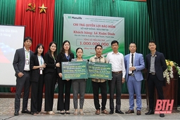 Manulife Việt Nam chi trả 1 tỷ đồng quyền lợi bảo hiểm cho khách hàng