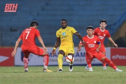 Đông Á Thanh Hóa hòa kịch tính với chủ nhà Viettel