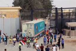 Liên hợp quốc cho rằng lượng xe viện trợ vào Dải Gaza còn quá ít