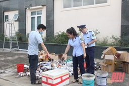 Tiêu hủy tang vật vi phạm đã bị bắt giữ của Công ty TNHH Y dược cổ truyền Minh Quang Đường