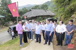 Bộ trưởng, Chủ nhiệm Ủy ban Dân tộc Hầu A Lềnh thăm, kiểm tra việc thực hiện Chương trình mục tiêu quốc gia tại huyện Bá Thước