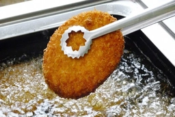 Nhật Bản: Kinh ngạc món bánh nổi tiếng khách phải chờ 43 năm mới được nếm thử