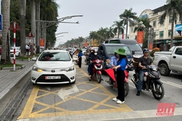 Hướng dẫn người dân tham gia giao thông ở một số ngã tư có “vạch mắt võng”