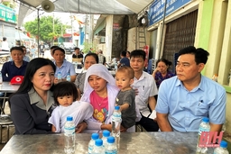 Thăm hỏi, động viên các gia đình có ngư dân bị tử nạn, mất tích tại huyện Quảng Xương