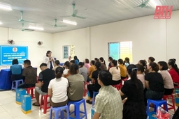 Truyền thông, tư vấn và khám chuyên khoa cho nữ công nhân, lao động