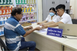 Thực hiện chi trả lương hưu, trợ cấp BHXH hằng tháng qua phương tiện thanh toán không dùng tiền mặt