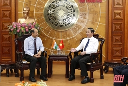 Chủ tịch UBND tỉnh Đỗ Minh Tuấn tiếp xã giao Đại sứ đặc mệnh toàn quyền Ấn Độ tại Việt Nam