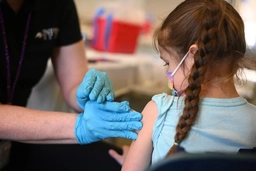 Đảm bảo trẻ em được bảo vệ khỏi các bệnh có thể “ngừa được bằng vaccine”