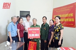 Trao kinh phí xây nhà và hỗ trợ cựu TNXP đặc biệt khó khăn