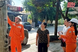 Điện lực khu vực thị xã Bỉm Sơn - Hà Trung tăng cường công tác kiểm tra, ngăn ngừa hành vi vi phạm sử dụng điện trên địa bàn