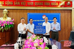 Thiệu Hóa trao 2,5 tỷ đồng ủng hộ (lần 2)  đồng bào phía Bắc bị thiệt hại do bão số 3