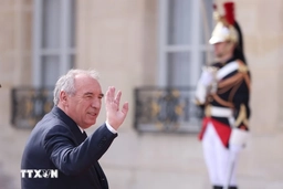 Thủ tướng Pháp Francois Bayrou vượt qua cuộc bỏ phiếu bất tín nhiệm