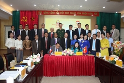Mặt trận 2 tỉnh Thanh Hóa – Hủa Phăn ký kết bản ghi nhớ giai đoạn 2025-2027