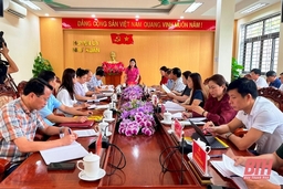 Kiểm tra, đôn đốc việc triển khai sắp xếp đơn vị hành chính cấp xã; hỗ trợ xây dựng nhà ở cho hộ nghèo tại huyện Như Xuân