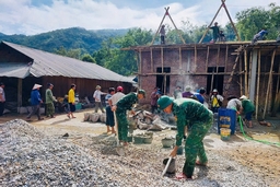 Dấu ấn người lính quân hàm xanh trên bản làng vùng cao