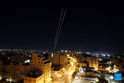 Iran và Israel đối đầu dữ dội trên không: Tehran sử dụng tên lửa siêu vượt âm Fattah-1, tên lửa đạn đạo Sejjil-2