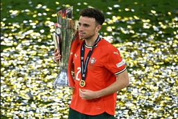 Ngôi sao Liverpool Diogo Jota qua đời trong vụ tai nạn xe hơi thảm khốc