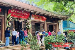 “Hàn Sơn kỳ ngộ duyên thiên sắc”