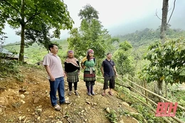Người cán bộ dân tộc Mông hết lòng vì dân bản