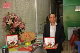 Người có uy tín nêu gương sáng ở thị trấn Mường Lát