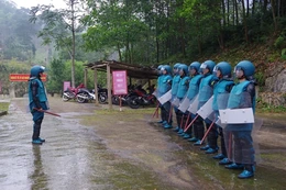 Xây dựng lực lượng dân quân tự vệ “vững mạnh, rộng khắp”