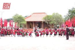 Trang phục truyền thống của đồng bào dân tộc Thổ ở Như Xuân