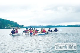 Đua thuyền nỗ lực vươn tầm